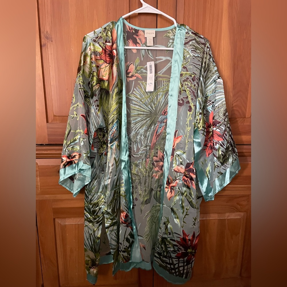 Chico’s paradise escape kimono